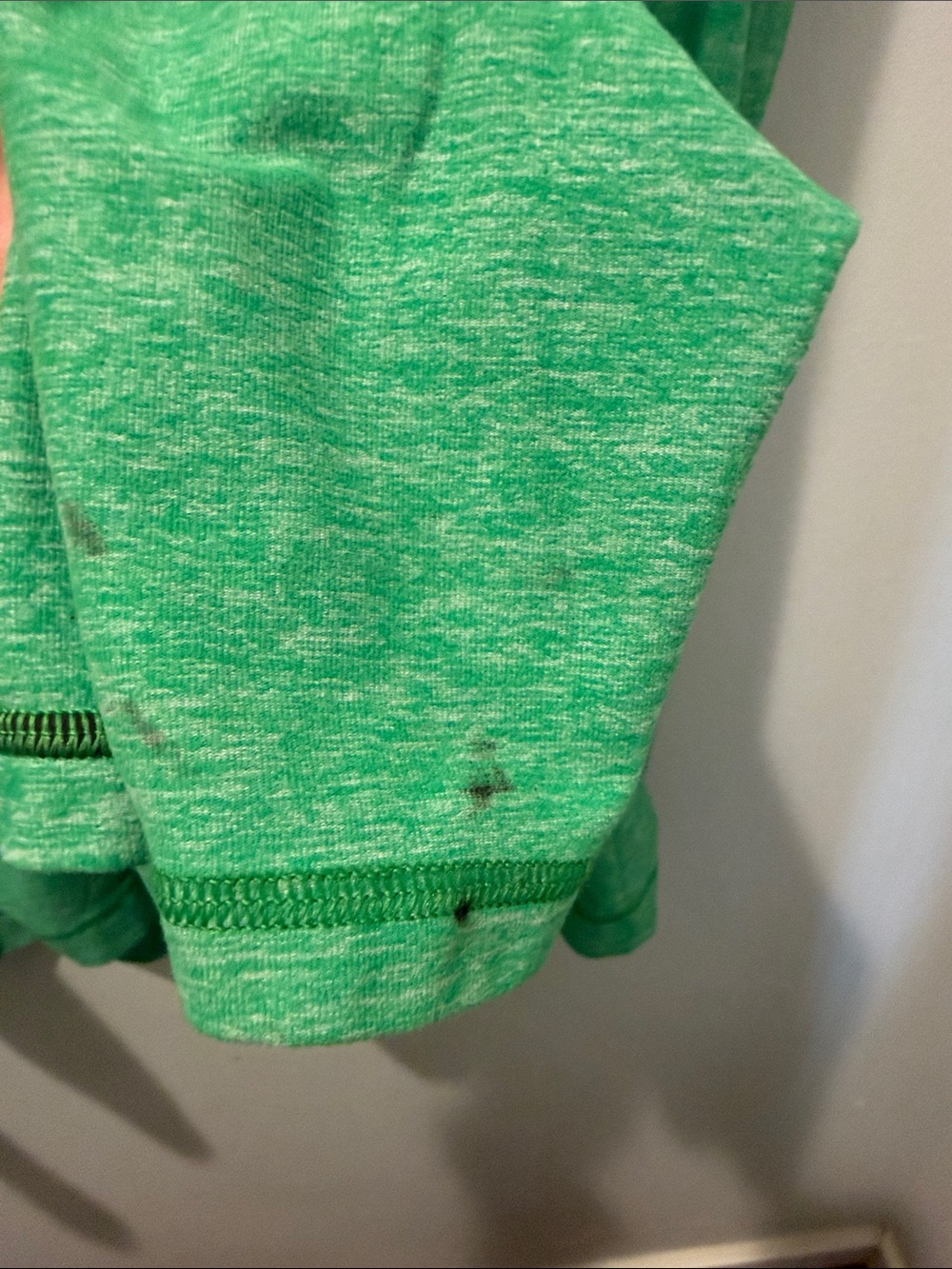 Lululemon men’s long sleeve in green - Picture 4 of 9